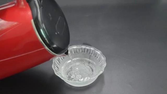 不管皮衣有多脏试试这个方法,皮衣服脏了怎么清洗不掉皮