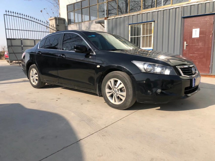 农村人就是图个实惠，09年雅阁家用足够了，有面子也有里子。