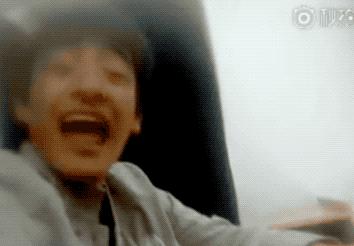 一开始我以为爱上了实力派，没想到他们还全是梗王