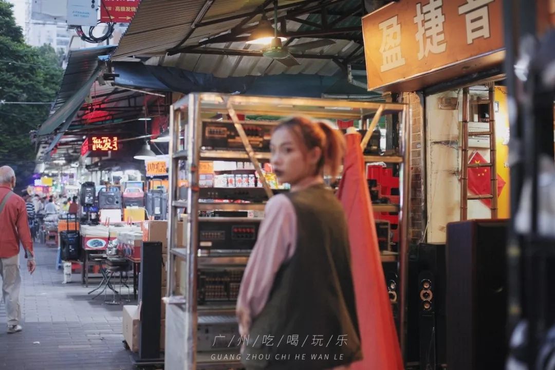 旧货市场机械胶片相机,120块的理光傻瓜胶片相机