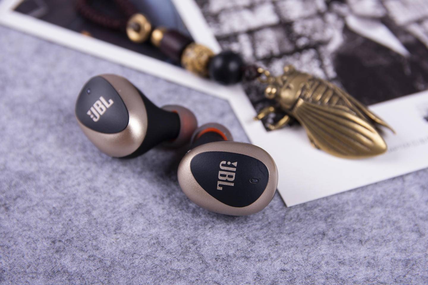 799元可以买到啥jbl防水无线耳机,jbl透明蓝牙耳机测评