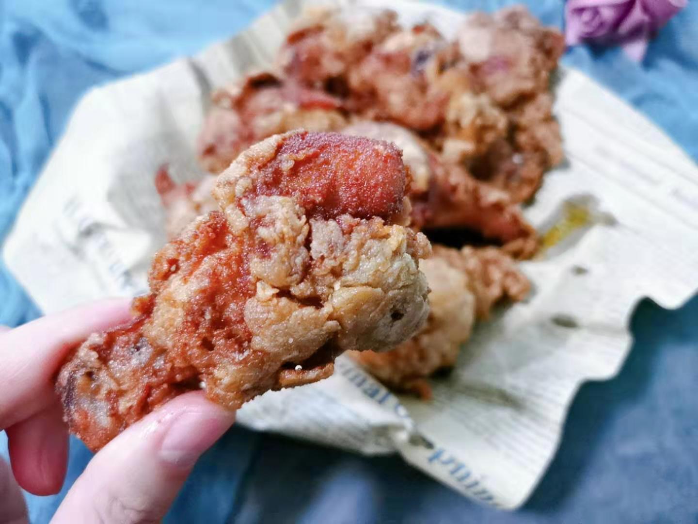 炸鸡腿里面老是炸不熟,炸鸡腿很油怎么回事