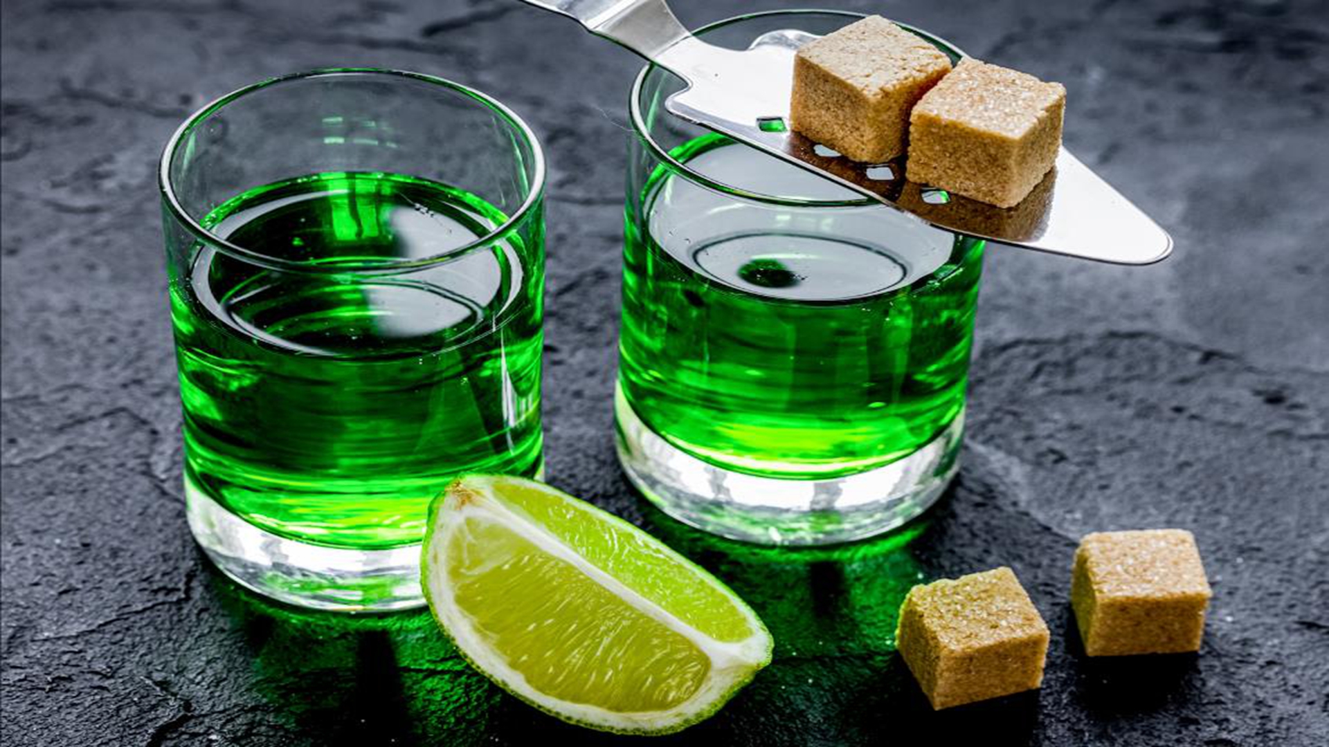 名人与酒的故事,关于名人和酒的故事