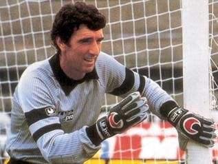 意大利历史最伟大的门神！40岁夺得世界杯，最杰出运动员之一佐夫