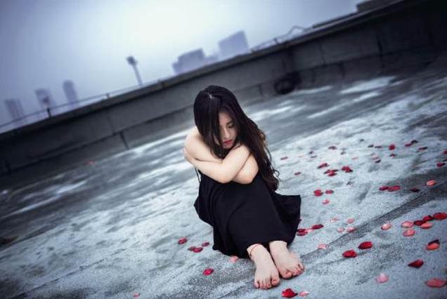 发现女朋友与同事暧昧怎么办,女朋友怀疑我和同事有暧昧