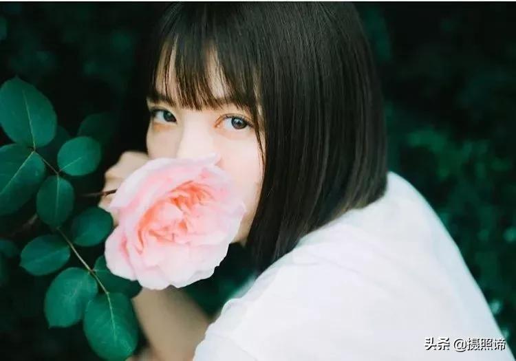 侧脸拍照好看的秘诀,侧脸不好看拍照技巧与角度