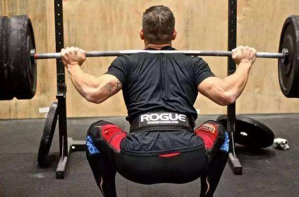 半深蹲好还是全深蹲对前列腺好,深蹲锻炼对前列腺有效吗