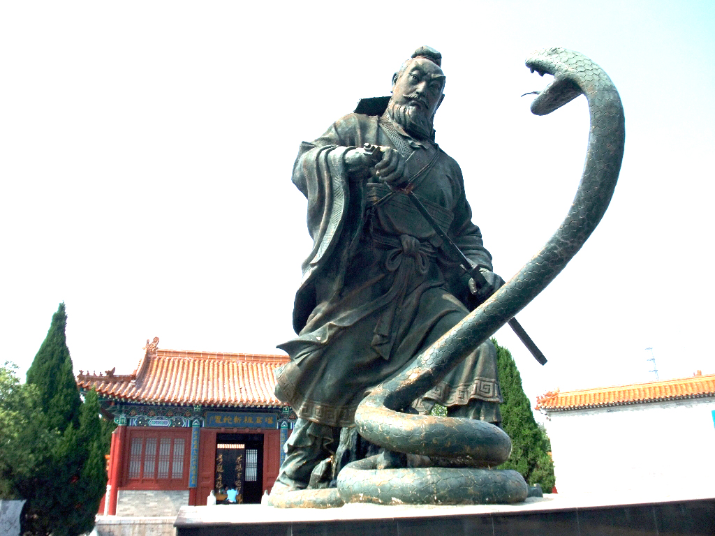 怎样解救被蟒蛇缠住的人,如何救助蟒蛇