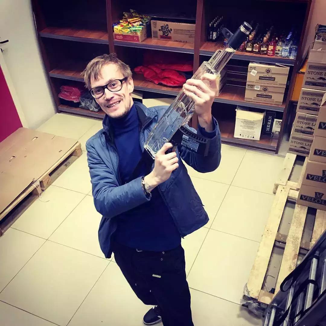 AK-47伏特加，千万别对口喝别人会认为你要自杀