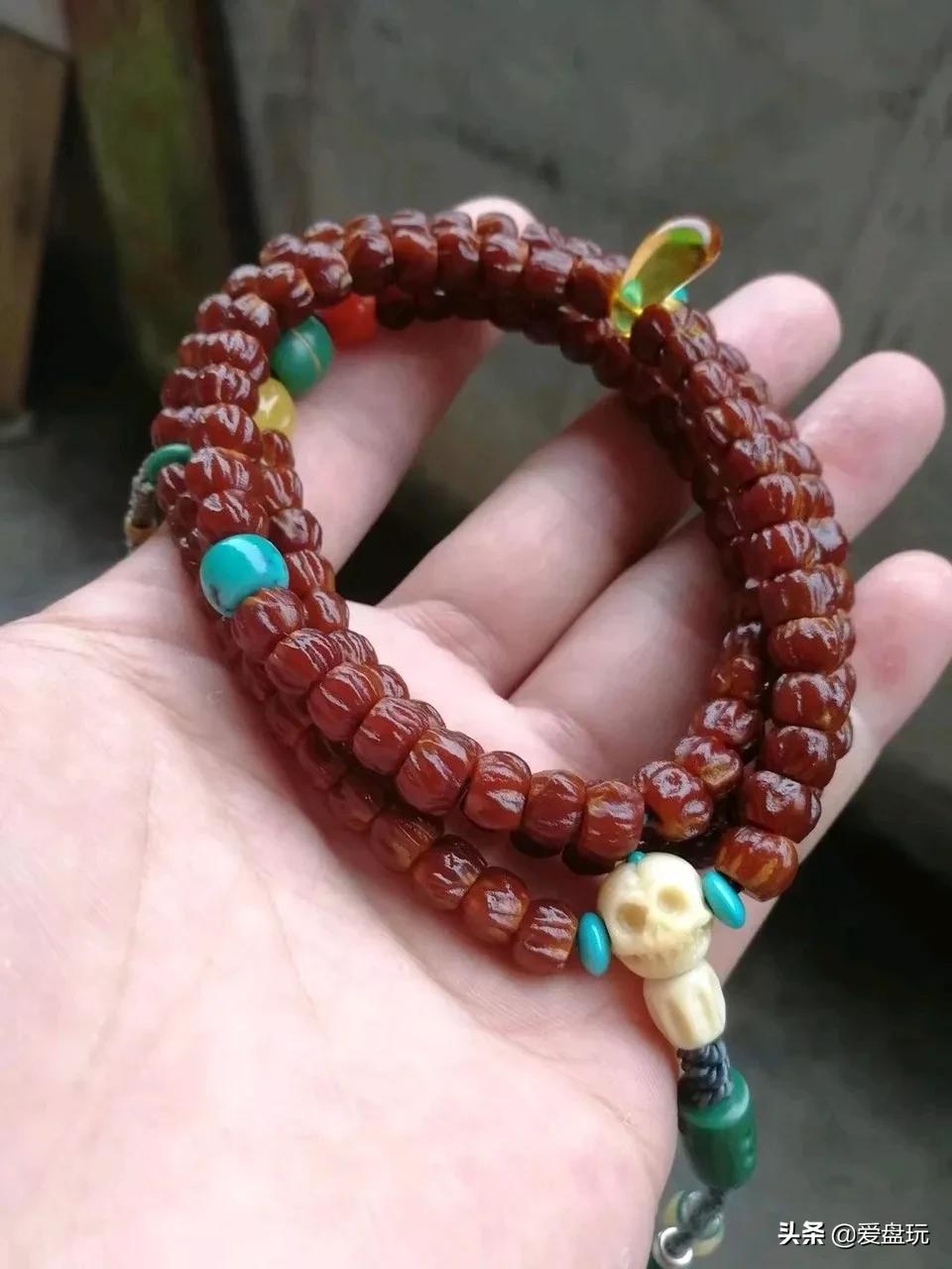 盘手串是不是很脏,盘透的黄花梨手串