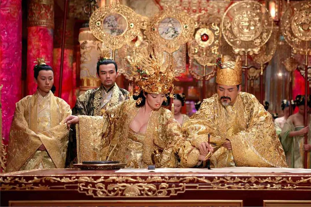 黄轩被换角色,黄轩爆红背后的故事