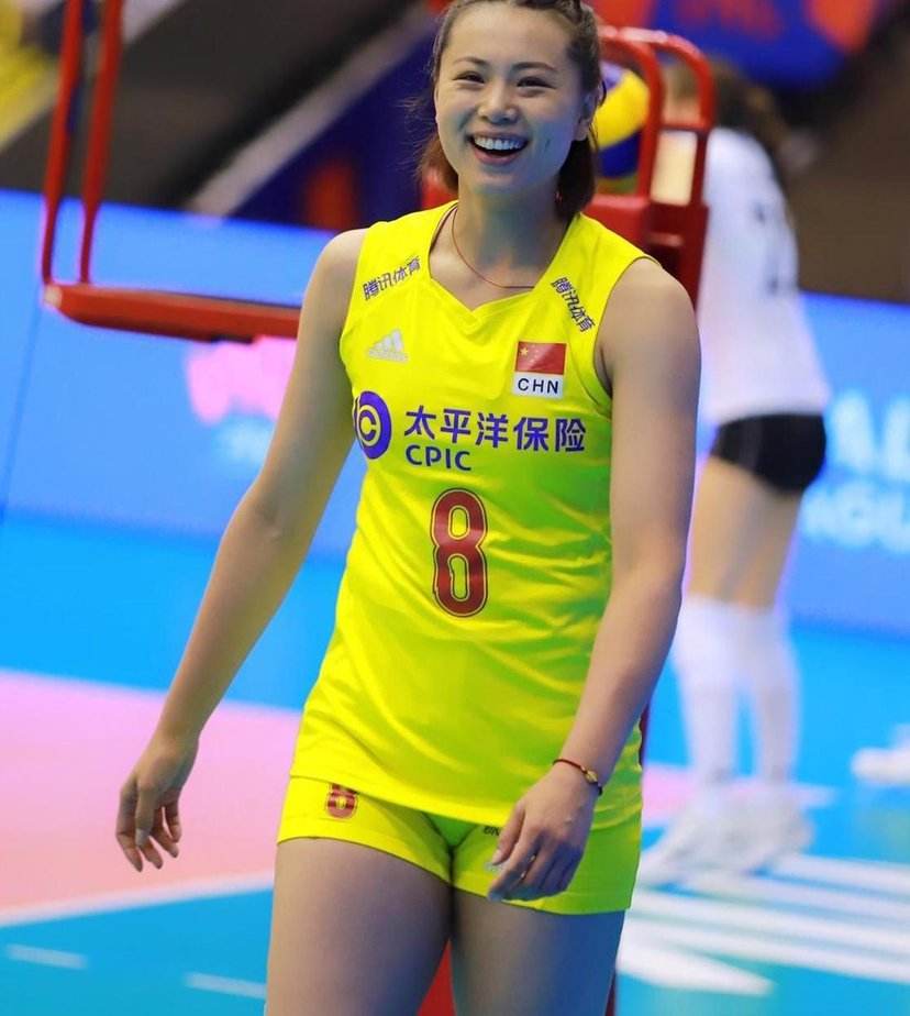 女排名将曾春蕾顽强拼搏,女排不走寻常路