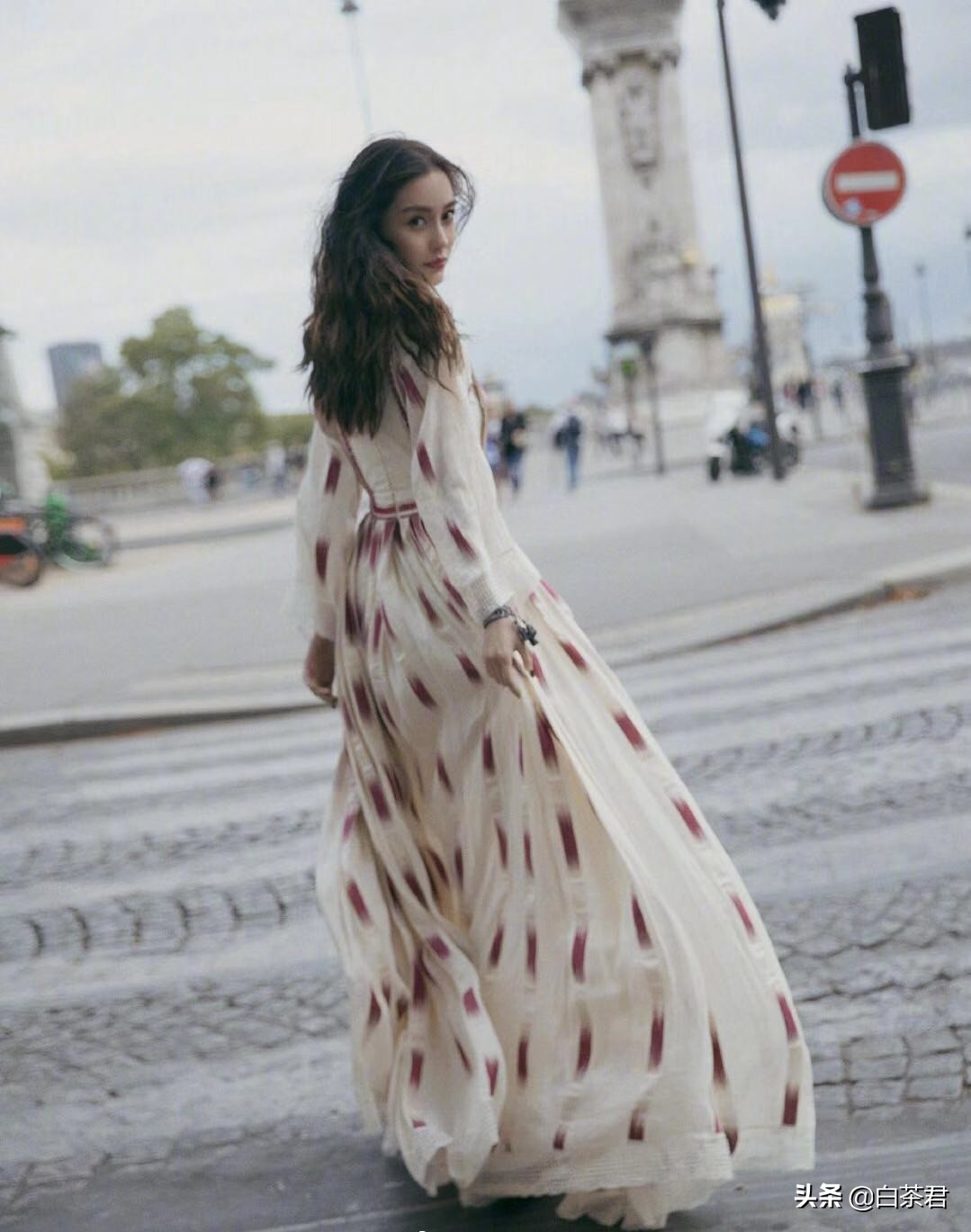 倪妮gucci米兰时装周,倪妮gucci白色连衣裙