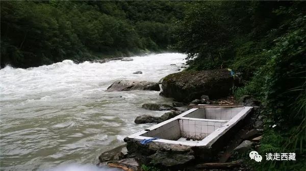 【走*藏西**】具有药用功效的波密温泉，有机会的话可去泡泡……