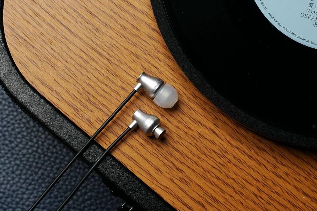 re800耳机金版与银版区别,re800耳塞评测