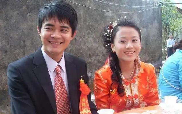 国庆婆婆生日我送一条丝巾，看到弟媳发的朋友圈，我哭着点赞