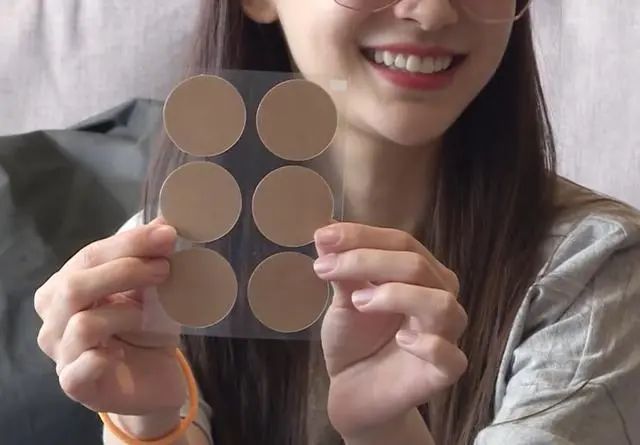 angelababy使用的膏药,angelababy颈部按摩