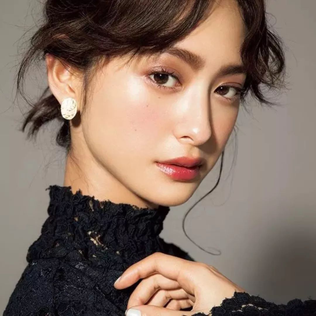 好看的眼影这么多，为啥这4款特别火？