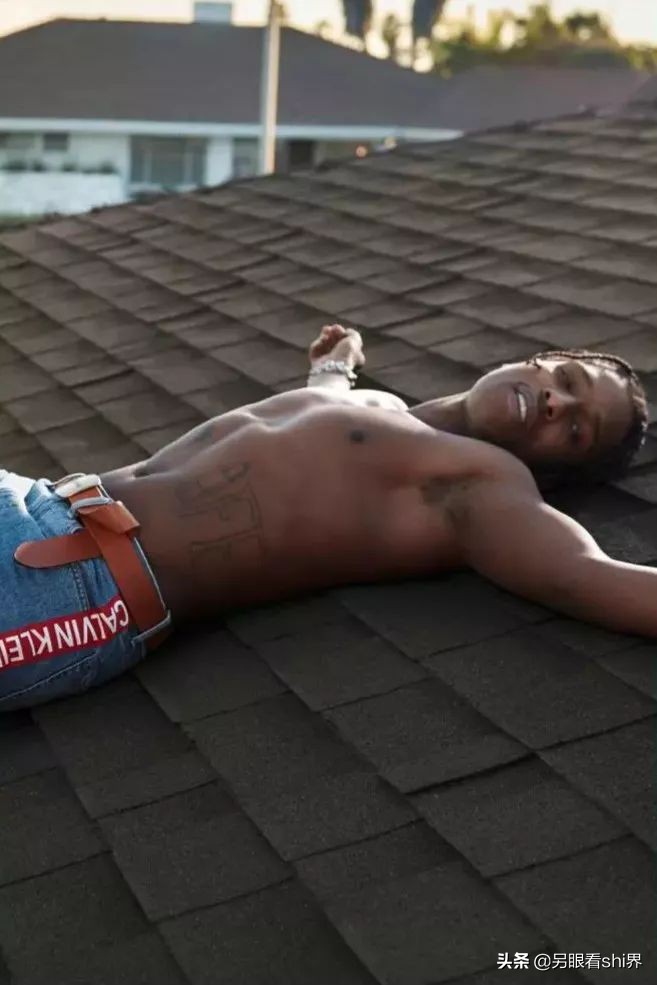 ck最新广告图,ck历代广告