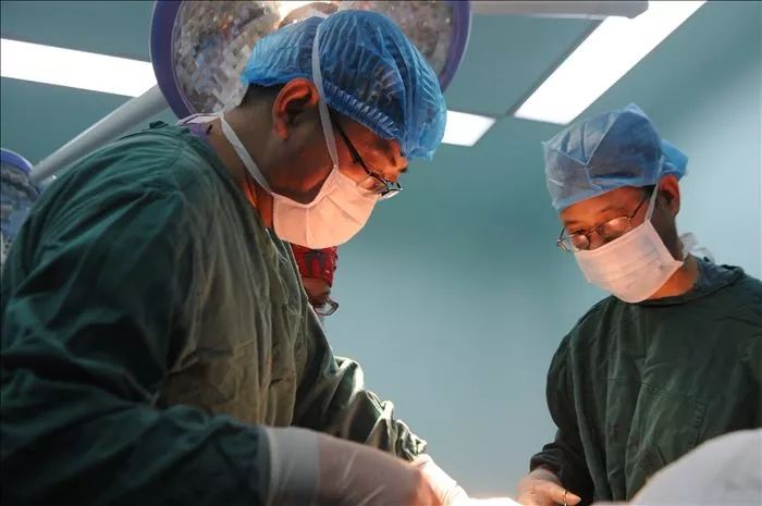 小小的皮肤擦伤居然会险些丧命，看医生如何“起死回生”