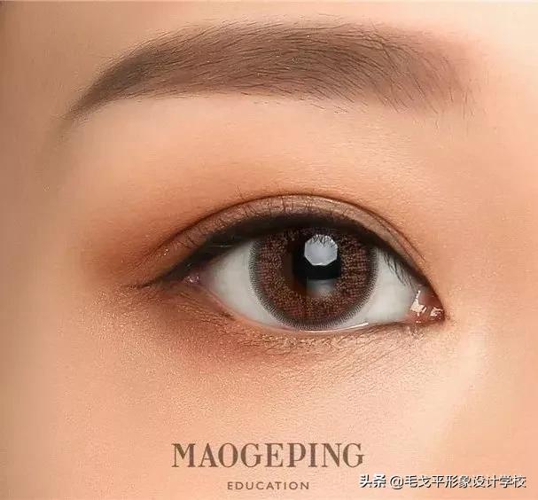 日常眼妆这样画自然清爽更耐看,日常眼妆小技巧三步轻松搞定眼妆