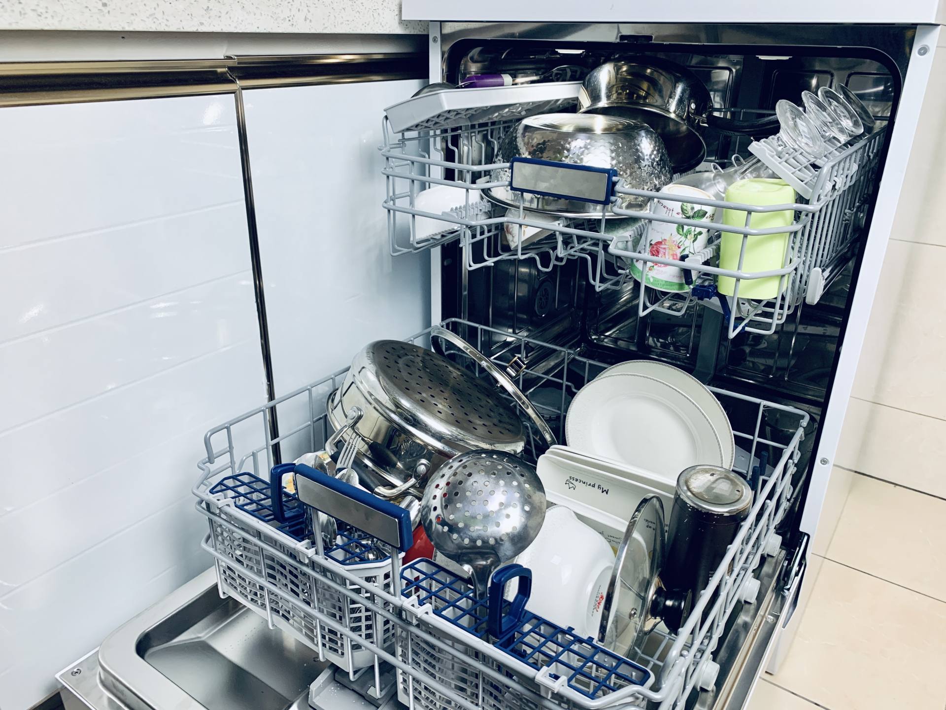 洗碗机尺寸怎么挑选好,洗碗机选购记好这8点