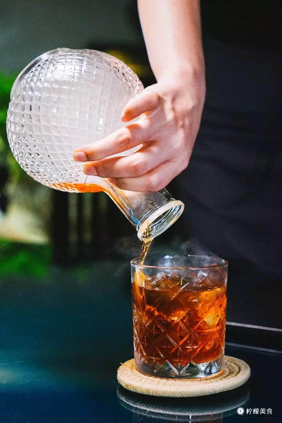 深圳藏在巷子里的酒馆清吧,藏在深圳闹市里的复古小酒馆
