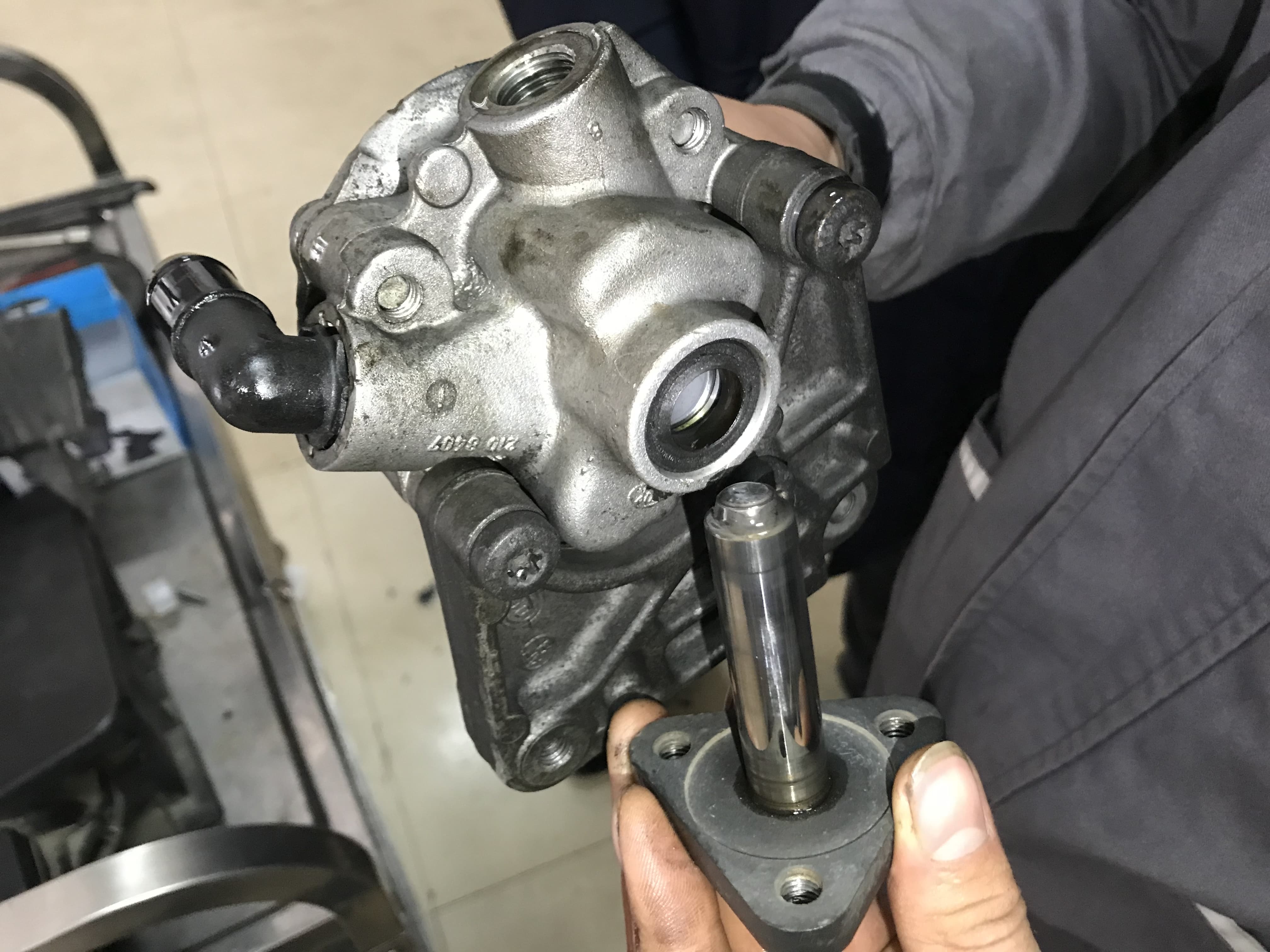 宝马e46325ci测评,宝马e46325i是国几