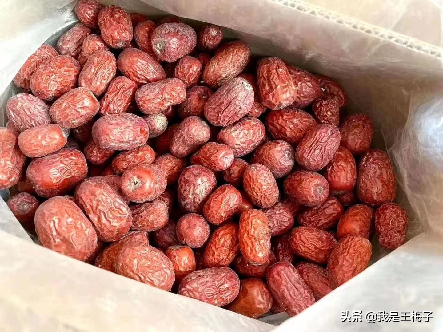 若羌灰枣肉厚小枣香浓郁,沙漠灰枣特产