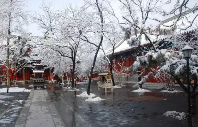 北京有什么寺庙可以烧香拜佛,祈福最好的寺庙北京