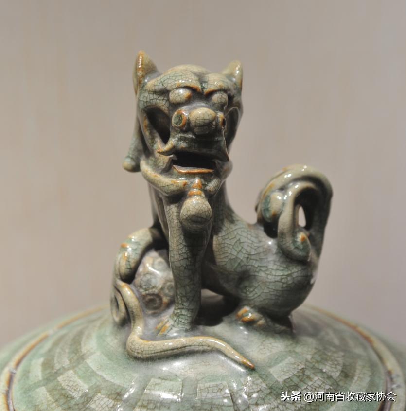 宋代龙泉窑瓷器胎釉鉴定全图片,宋代龙泉窑底足胎釉结合处的特征