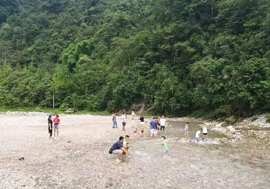 成都耍水露营避暑的景点推荐,热得冒烟的天气