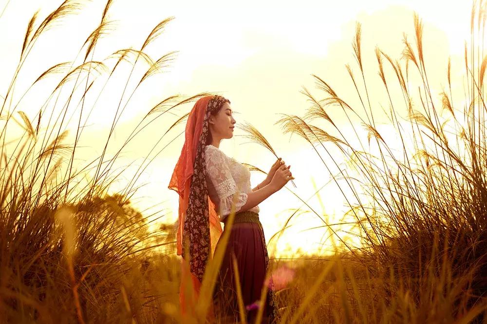 当下也有美诗读！和尚诗壁（76）回望当年牵手处，而今唯有落花新