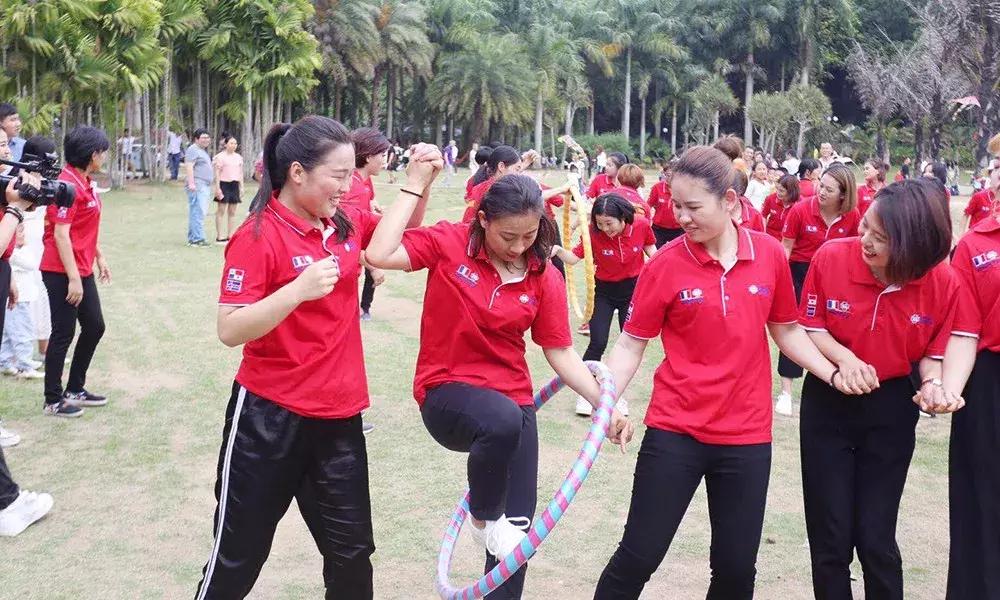 巨邦清明献花丨人间四月无心芳菲，上山看总设计师改革大步豪迈