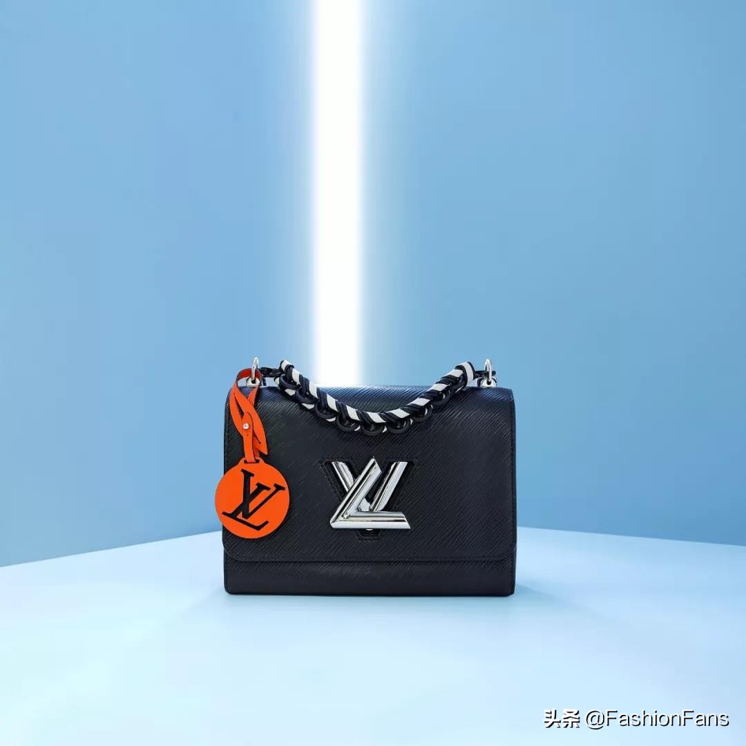 刘雯背过的香奈儿包,刘雯香奈儿机场包