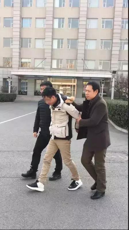 合肥警方凌晨突查娱乐会所,出动4000警力抓捕现场