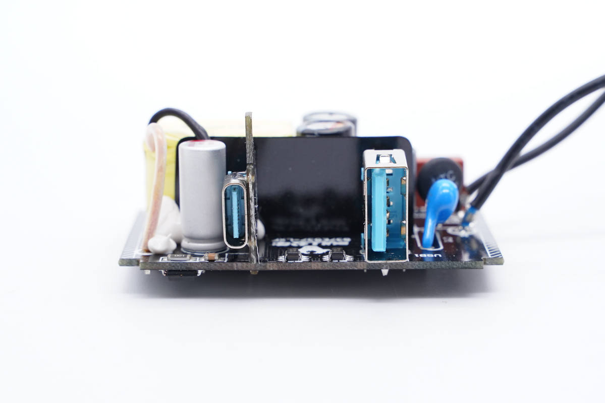 公牛快充多功能插座怎么样,插座一哥最新上市消息