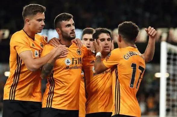 英超狼队球员为kpl总决赛助威,英超狼队vs维拉比分预测