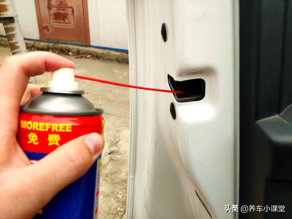 车门难推开怎么办,开车门异响最简单的解决方法