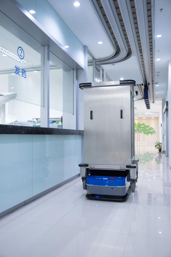浙江日报整版报道：浙大一院总部一期开业前夕，记者实地探营发现“高精尖”设备——高科技如何赋能未来医院