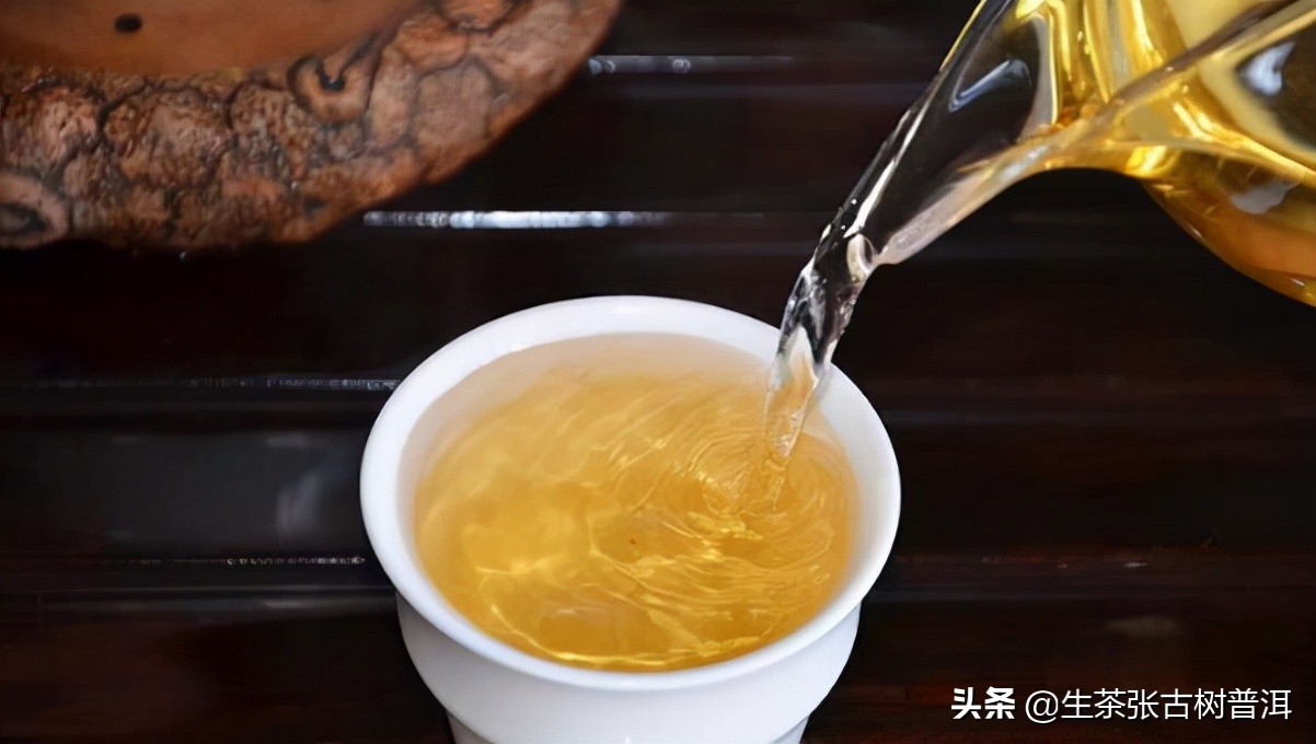 怎么冲泡普洱生茶才能更好喝呢,那卡古树普洱生茶冲泡口感涩