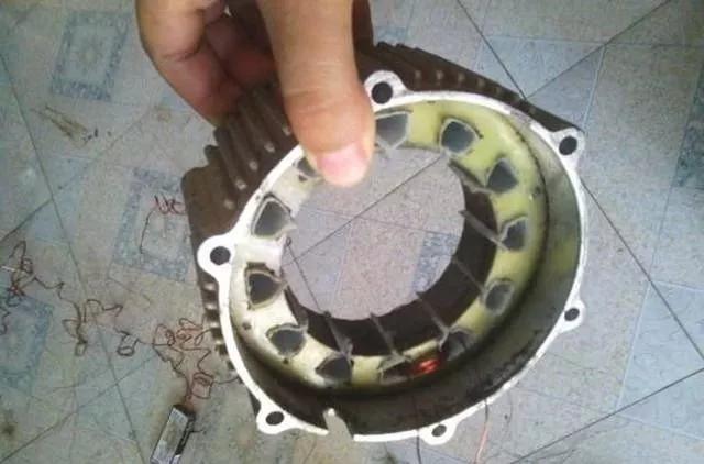 电动车被雨淋湿了能充电吗,电动车被雨淋了还能骑吗