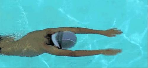 蛙泳怎样才游得又快又好,蛙泳怎样游得又标准又快