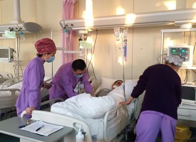 男生报考护理专业会比女生容易吗,单招男生护理学专业就业前景