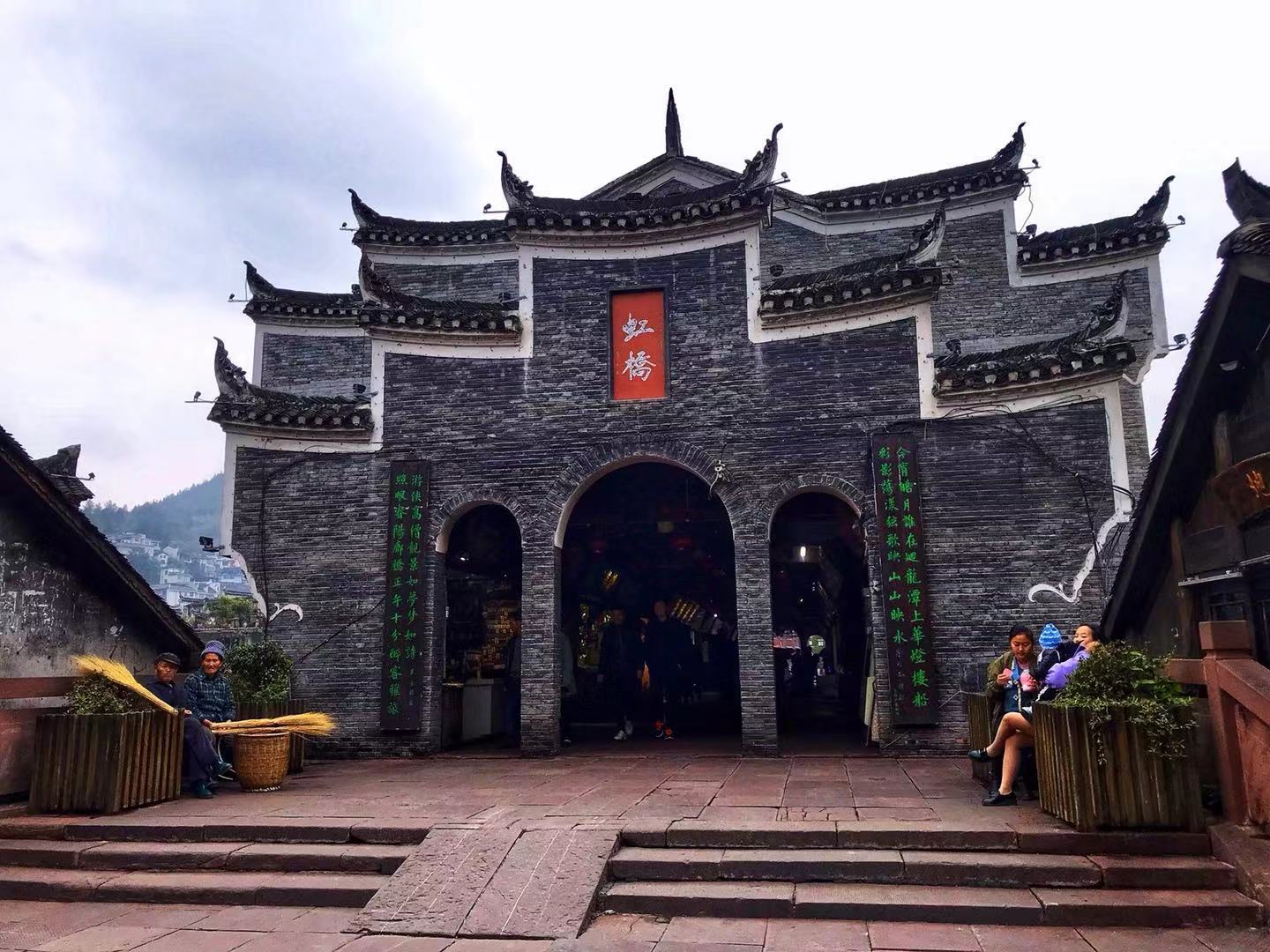 湖南凤凰古城值得玩吗,湖南凤凰古城的这几年变化
