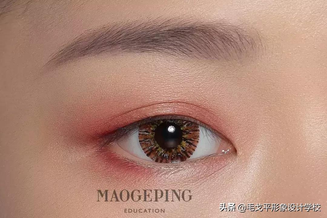 怎样画出大眼妆,如何画出精致眼妆