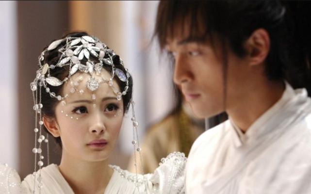 胡歌霍建华唐嫣杨幂刘诗诗,杨幂被曝走红毯主动邀请唐嫣合照