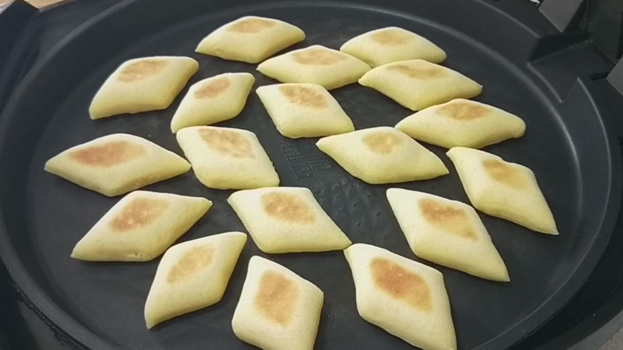 3个鸡蛋1碗面教你做面包不揉膜,面粉加鸡蛋简单做法