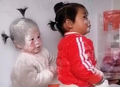 “最勤劳姐妹”在厨房“蒸”馒头，场面一度失控，亲妈都认不出