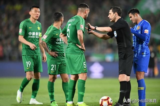 吃相太难看！中国足协力挺马宁，误判非他责任，克洛泽惨遭打脸